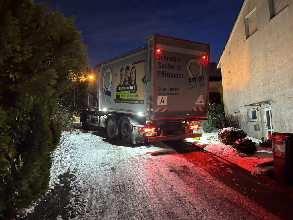 Schnee, Eis und volle Tonnen: Warum die Müllabfuhr im Landkreis Osnabrück aktuell stockt